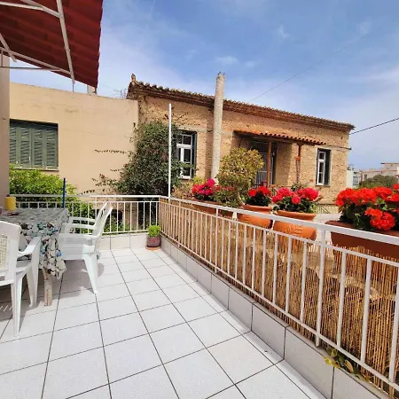 Mansion With Garden Сasa de vacaciones