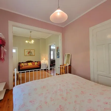 Mansion With Garden Сasa de vacaciones Kiáton