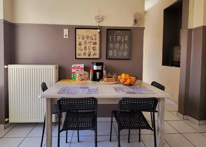 Mansion With Garden * Kiáton