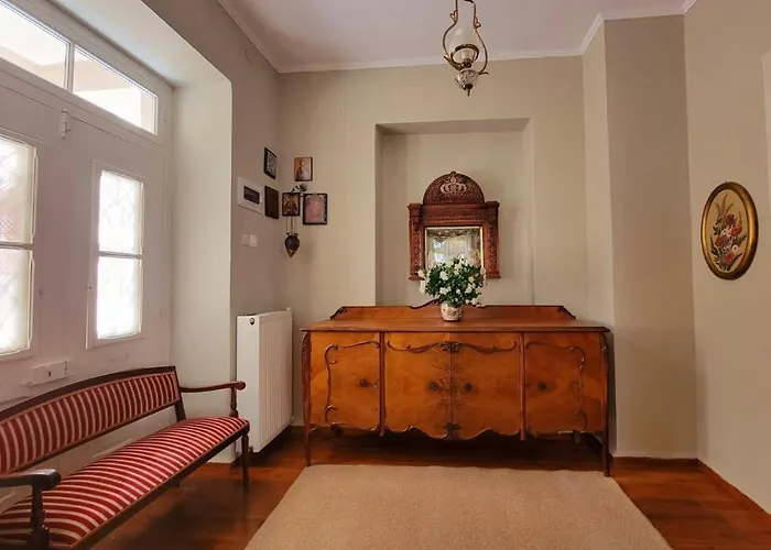 Mansion With Garden Kiáton